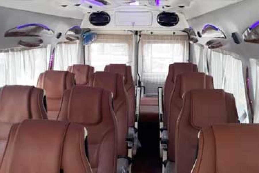 17 Seater Tempo Traveller